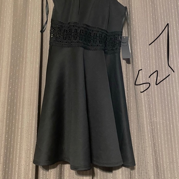 Dress - Picture 2 of 2